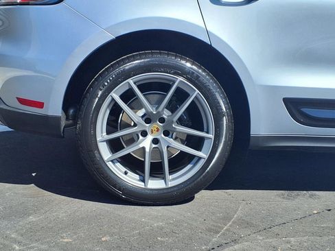 Certified 2025 Porsche Macan image 31