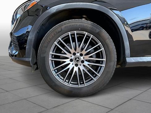 Used 2025 Mercedes-Benz GLC 300 4MATIC image 12