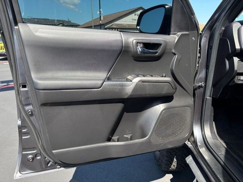 Used 2023 Toyota Tacoma TRD Off-Road AWD/4WD image 20