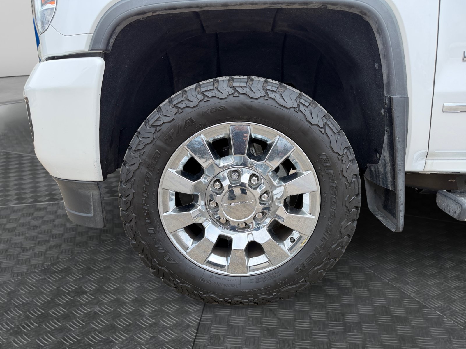 Used 2019 GMC Sierra 2500 Denali w/ Duramax Plus Package AWD/4WD image 9