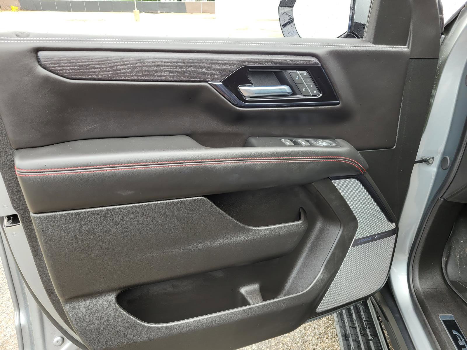 Used 2025 GMC Yukon AT4 Ultimate w/ LPO, Floor Liner Package AWD/4WD image 21