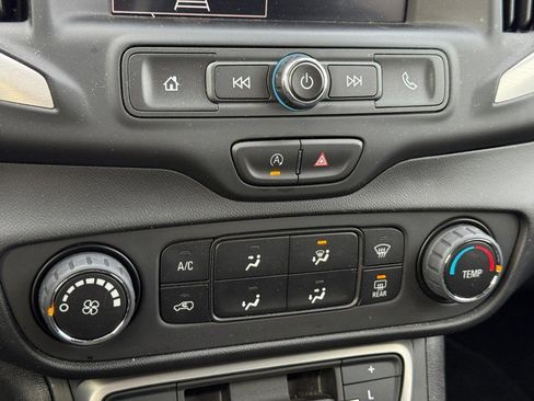 Certified 2023 GMC Terrain SLE image 18