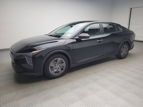 Used 2025 Kia K4 FWD image 2