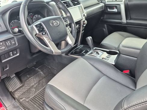 Used 2024 Toyota 4Runner SR5 Premium w/ Moonroof Package RWD image 10
