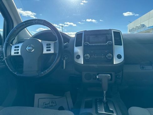 Used 2017 Nissan Frontier SV image 15