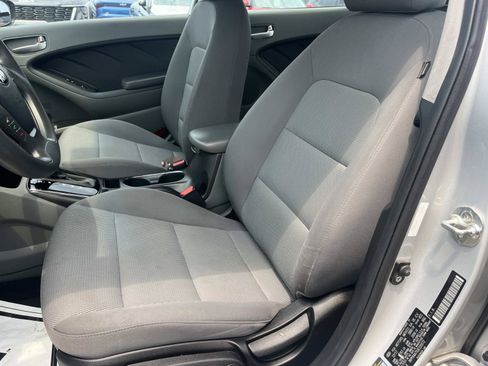 Used 2018 Kia Forte LX FWD image 28