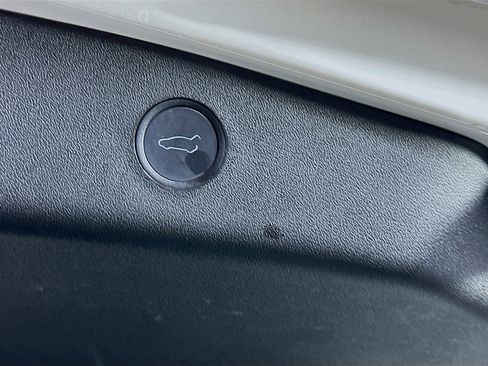 Used 2021 Tesla Model 3 Performance image 28