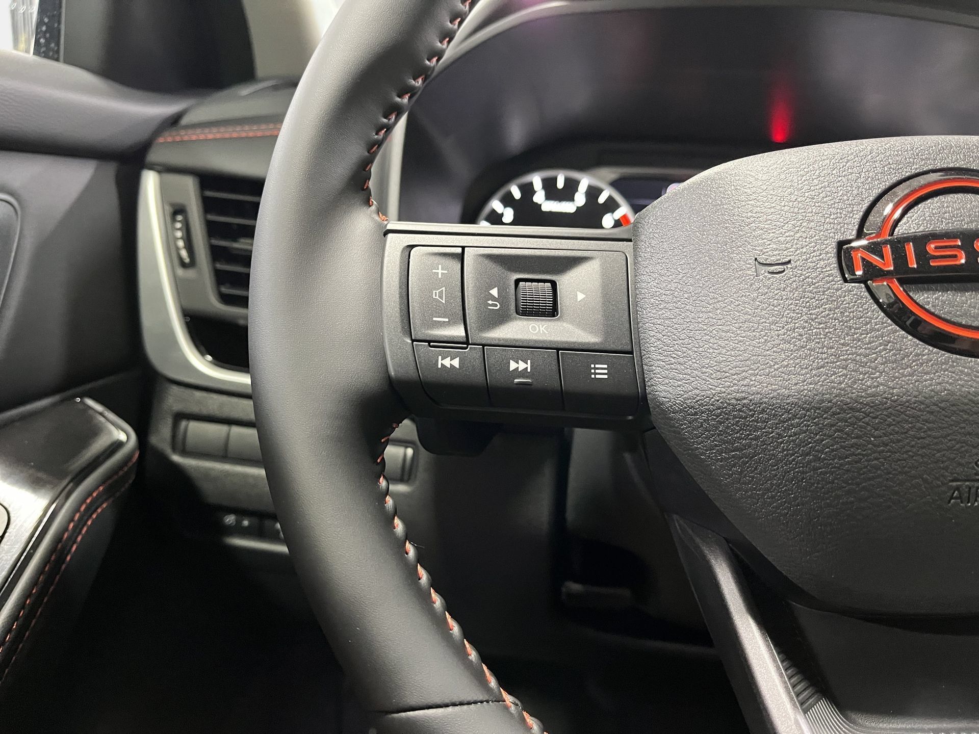 New 2026 Nissan Rogue SV w/ Rock Creek Premium Package AWD/4WD image 17