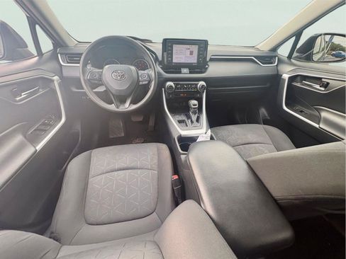 Used 2021 Toyota RAV4 XLE FWD image 9