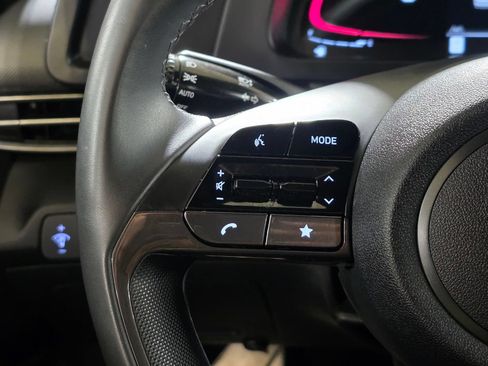 Certified 2025 Hyundai Elantra Sport FWD image 31
