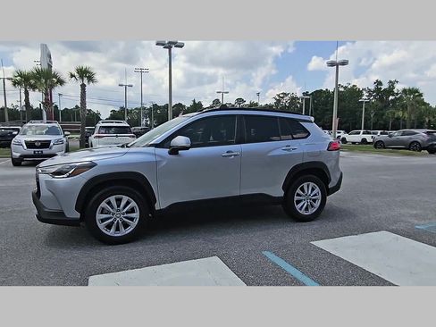 Used 2022 Toyota Corolla Cross LE w/ Moonroof Package FWD image 23