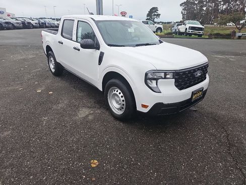 New 2025 Ford Maverick XL image 32