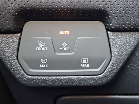 New 2026 Volkswagen Atlas SE image 10