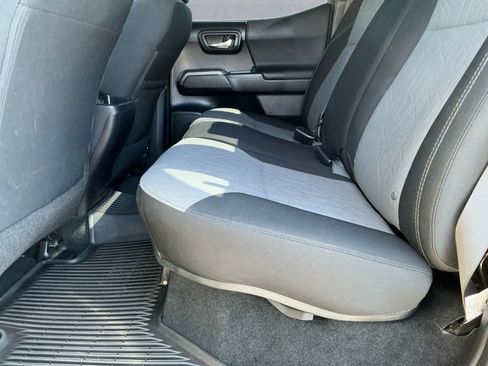 Used 2020 Toyota Tacoma TRD Sport image 14