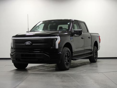 Used 2025 Ford F150 Lightning XLT AWD/4WD image 8