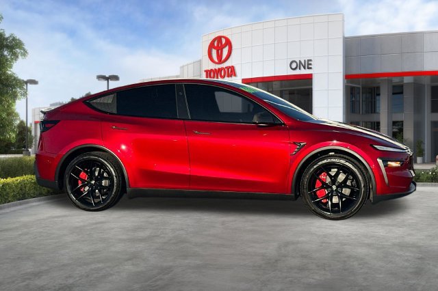 Used 2026 Tesla Model Y 2WD image 3