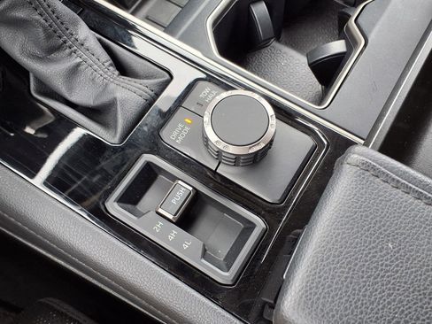 Used 2023 Toyota Tundra Limited AWD/4WD image 19