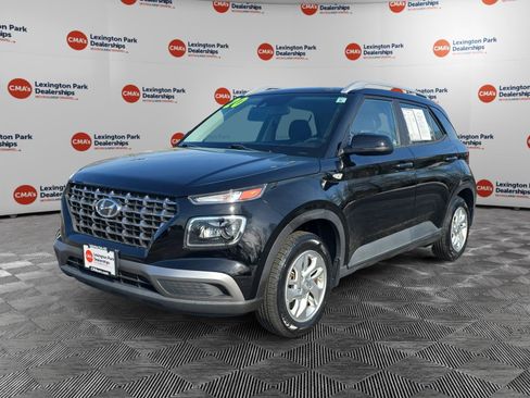 Used 2020 Hyundai Venue SEL image 3