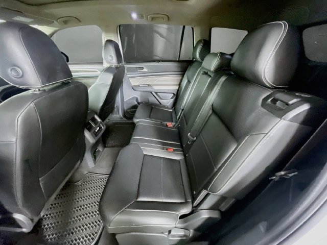 Used 2023 Volkswagen Atlas SE w/ Panoramic Sunroof Package FWD image 25