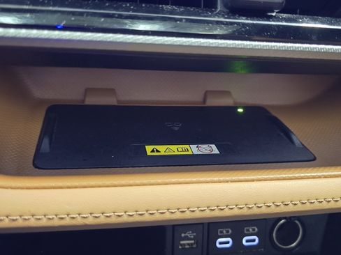 Used 2023 Toyota Highlander Platinum image 12