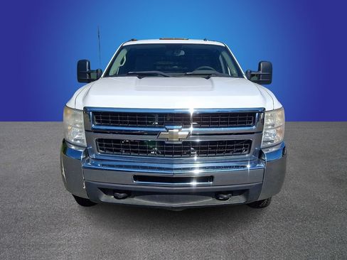 Used 2008 Chevrolet Silverado 3500 W/T AWD/4WD image 2