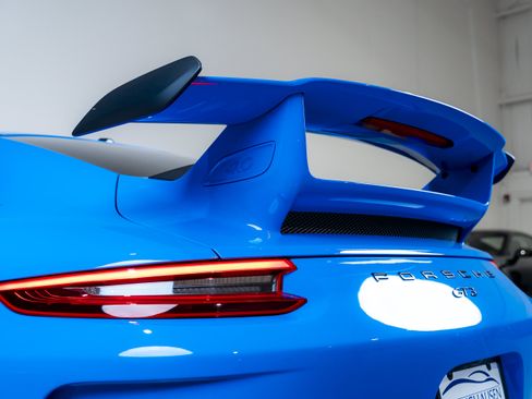 Used 2018 Porsche 911 GT3 RWD image 48