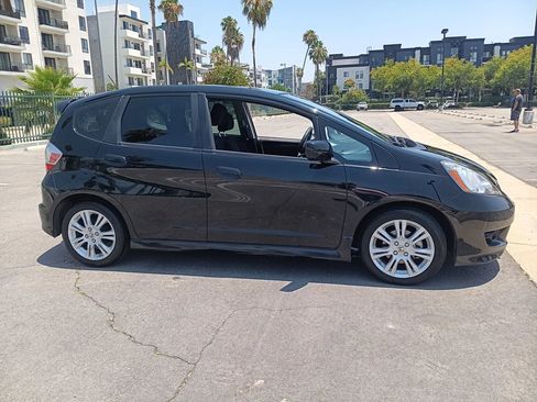 Used 2010 Honda Fit Sport image 4