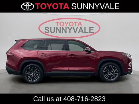 Used 2025 Toyota Grand Highlander AWD Hybrid image 10