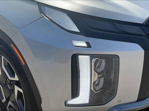 Used 2024 Hyundai Palisade Limited FWD image 32
