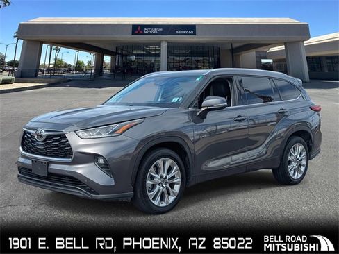 Used 2021 Toyota Highlander Limited image 1