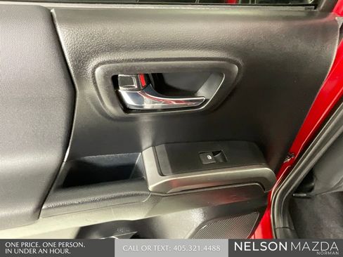 Used 2022 Toyota Tacoma TRD Sport w/ Technology Package image 20