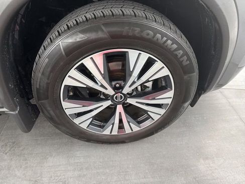 Used 2021 Nissan Rogue SV w/ Premium Package FWD image 12