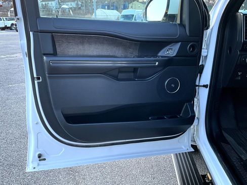 Used 2020 Ford Expedition Limited w/ Equipment Group 302A image 11