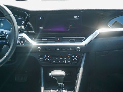 Certified 2022 Kia Niro EX Premium FWD image 16