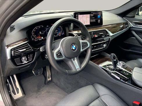 Used 2022 BMW 540i xDrive w/ M Sport Package AWD/4WD image 18