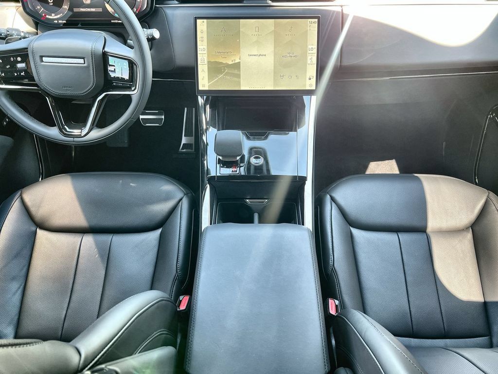 New 2026 Land Rover Range Rover Sport Dynamic SE AWD/4WD image 12