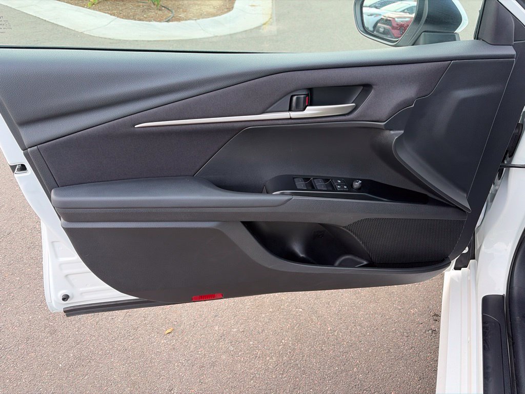 Used 2025 Toyota Camry LE FWD image 20
