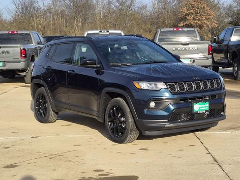 New 2026 Jeep Compass Latitude image 2