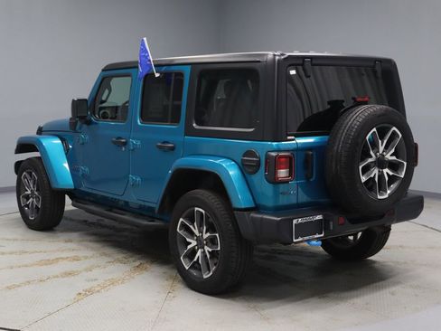 Used 2024 Jeep Wrangler Unlimited w/ Convenience Group image 8