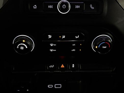 Used 2021 Chevrolet Silverado 2500 Custom w/ Custom Value Package AWD/4WD image 5