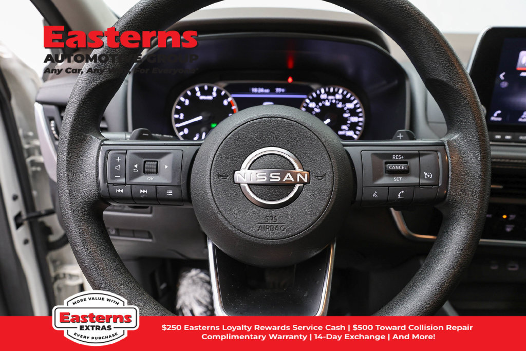Used 2023 Nissan Rogue S AWD/4WD image 11