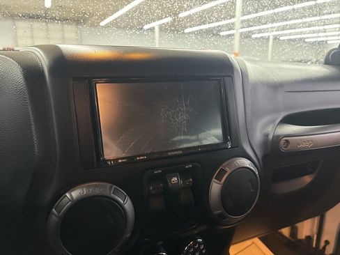 Used 2013 Jeep Wrangler Sport image 15