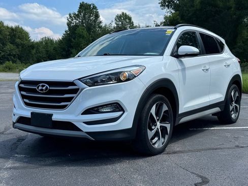 Used 2018 Hyundai Tucson Value w/ Cargo Package AWD/4WD image 3