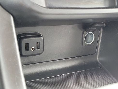 Used 2022 Chevrolet Colorado LT w/ LT Convenience Package image 10