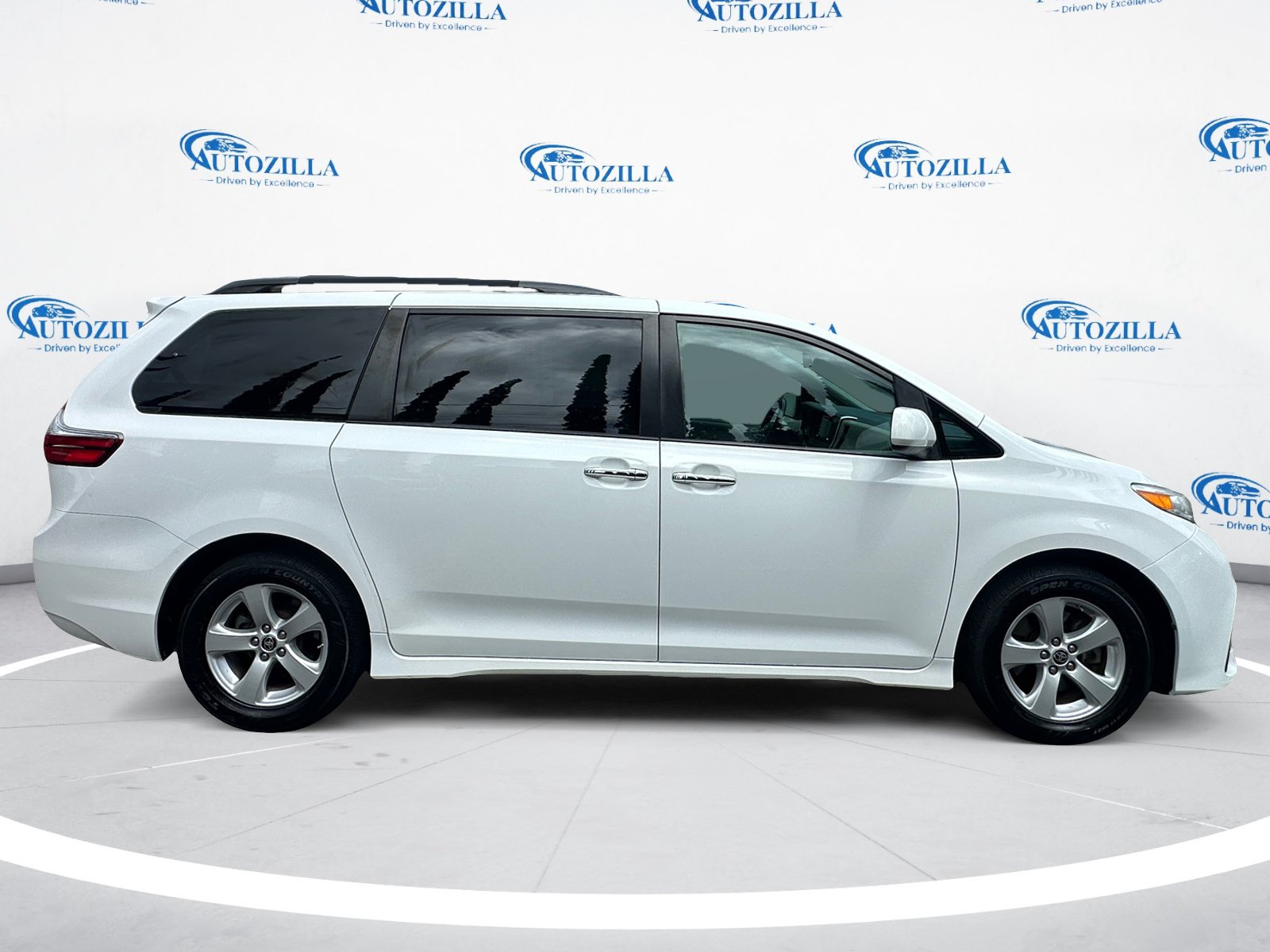 Used 2020 Toyota Sienna LE FWD image 6