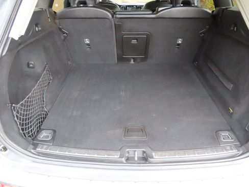 Used 2019 Volvo XC60 T6 Momentum w/ Premium Package image 15