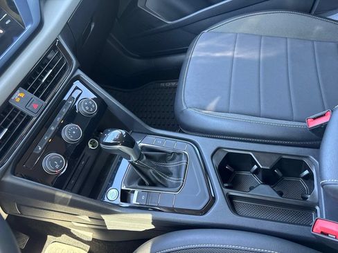 Certified 2023 Volkswagen Taos SE FWD image 21