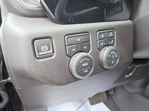 Used 2025 Chevrolet Silverado 2500 LT w/ All Star Edition image 33