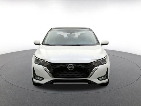 Used 2025 Nissan Sentra SV FWD image 2