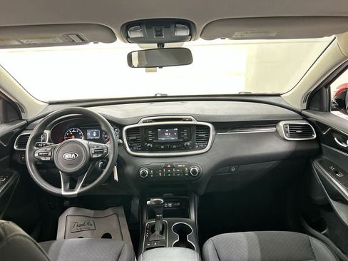 Used 2017 Kia Sorento LX image 18